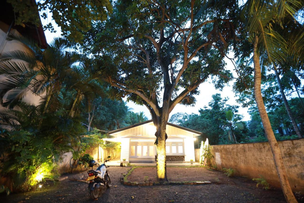 Mahagedara Dickwella Hotel Exterior photo