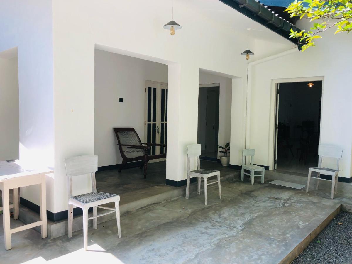 Mahagedara Dickwella Hotel Exterior photo