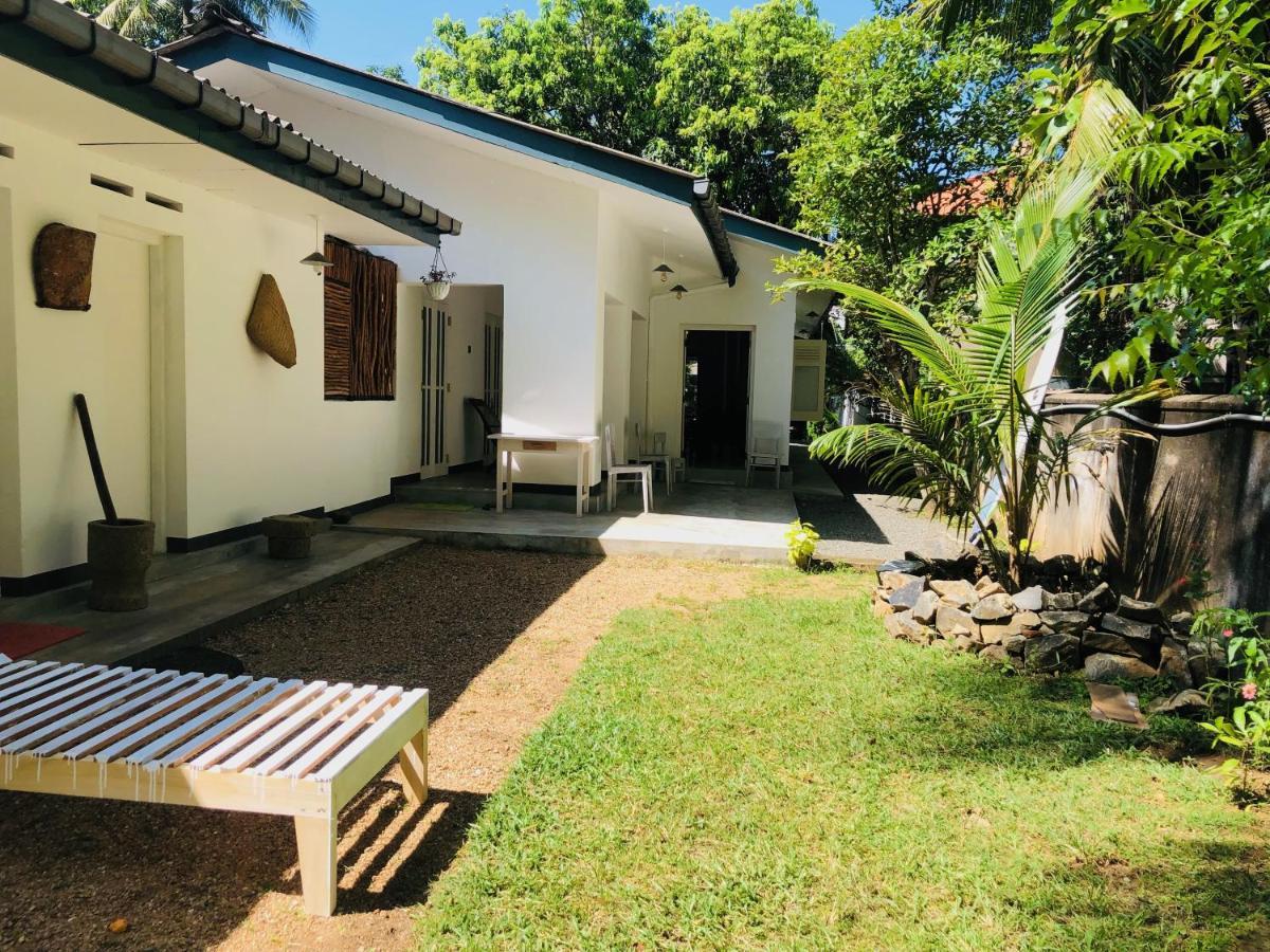 Mahagedara Dickwella Hotel Exterior photo