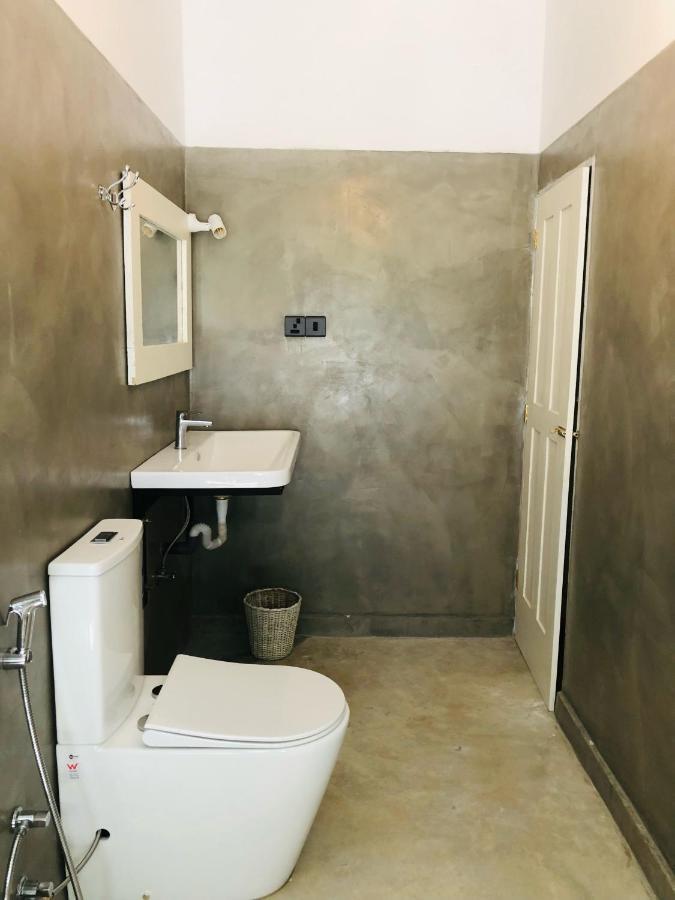 Mahagedara Dickwella Hotel Room photo